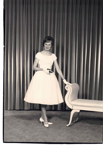 Eileen graduation (1962)