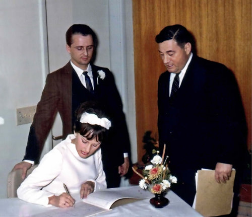 Signing with Johnny Tangolis